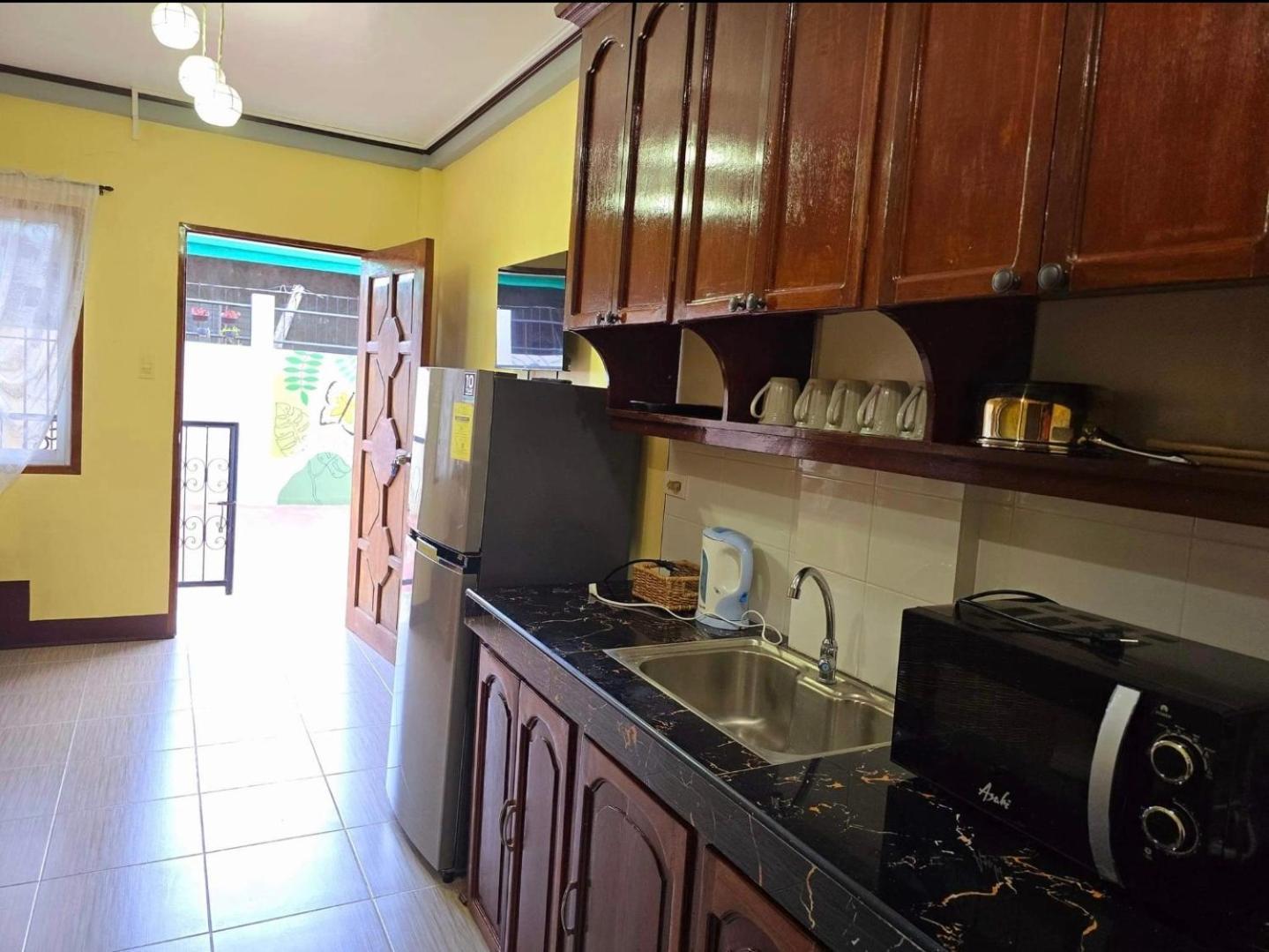 Nober Apartments Puerto Princesa Екстер'єр фото